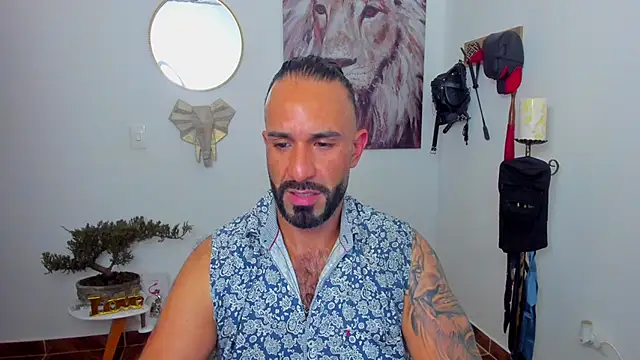Snapshot of mr_maik chatting on January 2025 03:00:02 PM mr maik online show from January 2025 03:00:02 PM