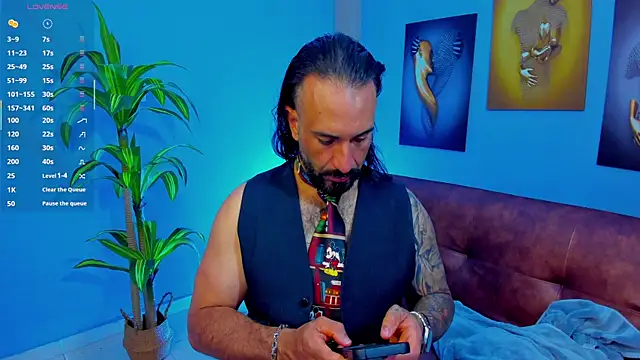 mr maik online show from November 2025 05:56:02 PM