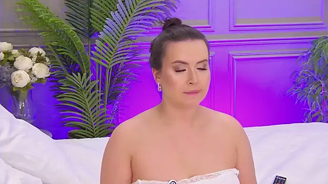 TrishaWinslet online show from October 2025 06:13:01 AM