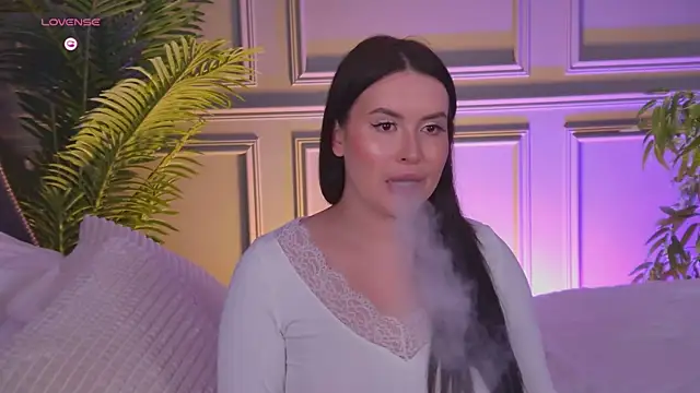 TrishaWinslet online show from February 2026 06:06:01 AM