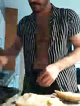 Snapshot of Analcholic chatting on December 2024 11:35:01 AM Analcholic online show from December 2024 11:35:01 AM