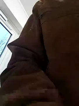 Snapshot of Analcholic chatting on December 2024 02:21:01 PM Analcholic online show from December 2024 02:21:01 PM