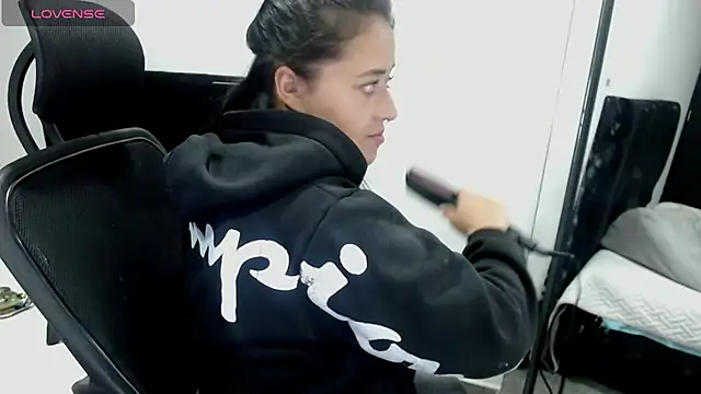 Snapshot of jjulietha95 chatting on October 2025 04:32:02 AM jjulietha95 online show from October 2025 04:32:02 AM