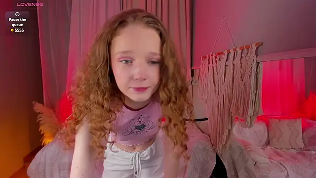 Snapshot of _Rose_Charming_ chatting on December 2024 04:50:01 PM Rose Charming online show from December 2024 04:50:01 PM