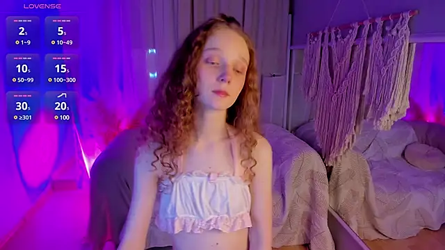 Snapshot of _Rose_Charming_ chatting on December 2024 09:42:02 PM Rose Charming online show from December 2024 09:42:02 PM