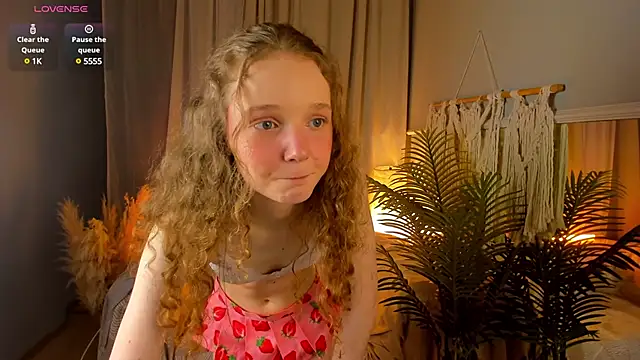 Snapshot of _Rose_Charming_ chatting on January 2025 09:26:02 PM Rose Charming online show from January 2025 09:26:02 PM