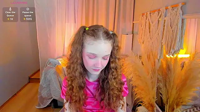 Snapshot of _Rose_Charming_ chatting on February 2025 12:58:02 AM Rose Charming online show from February 2025 12:58:02 AM