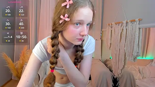 Snapshot of _Rose_Charming_ chatting on September 2025 09:58:01 PM Rose Charming online show from September 2025 09:58:01 PM