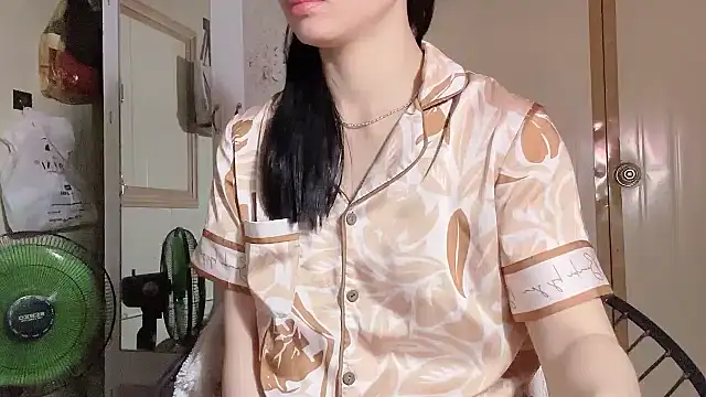 LinhChi 9x online show from April 2026 01:46:01 PM