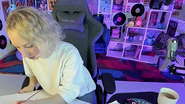 Snapshot of LylithSkye chatting on December 2024 08:26:01 AM LylithSkye online show from December 2024 08:26:01 AM