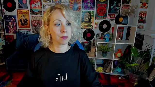 Snapshot of LylithSkye chatting on January 2025 08:17:01 AM LylithSkye online show from January 2025 08:17:01 AM