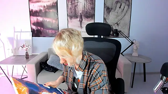 Snapshot of LylithSkye chatting on January 2025 08:38:02 AM LylithSkye online show from January 2025 08:38:02 AM