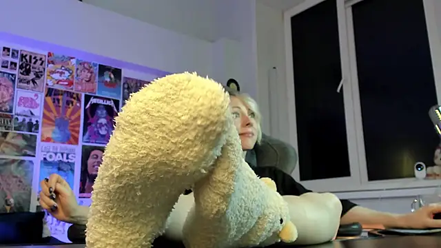 Snapshot of LylithSkye chatting on January 2025 01:41:02 PM LylithSkye online show from January 2025 01:41:02 PM