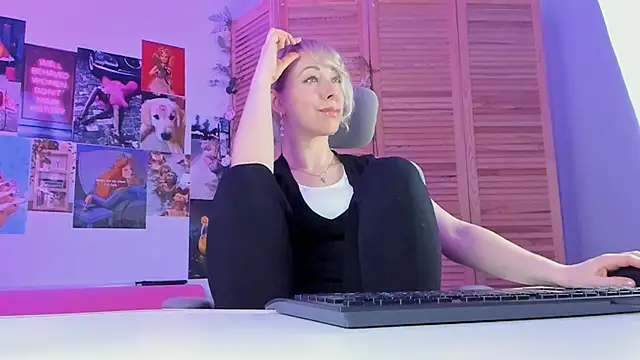 Snapshot of LylithSkye chatting on January 2025 01:53:01 PM LylithSkye online show from January 2025 01:53:01 PM