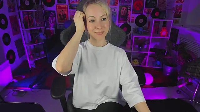 Snapshot of LylithSkye chatting on January 2025 10:48:01 AM LylithSkye online show from January 2025 10:48:01 AM