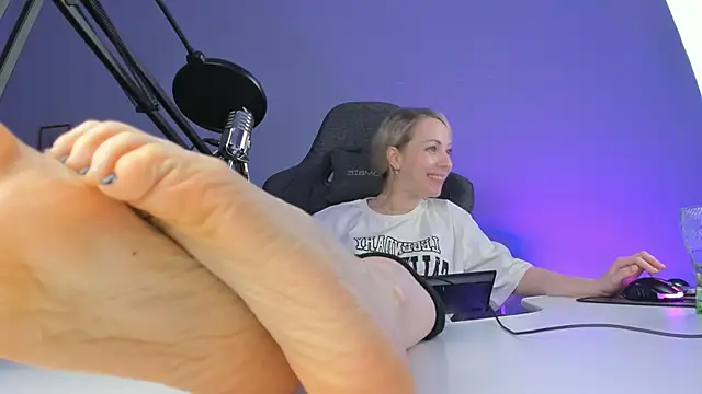 Snapshot of LylithSkye chatting on February 2025 01:49:02 PM LylithSkye online show from February 2025 01:49:02 PM