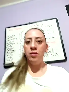 Snapshot of miss_hanna07 chatting on February 2025 12:01:02 PM miss hanna07 online show from February 2025 12:01:02 PM