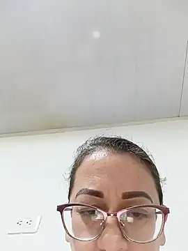 miss hanna07 online show from June 2026 01:09:02 PM