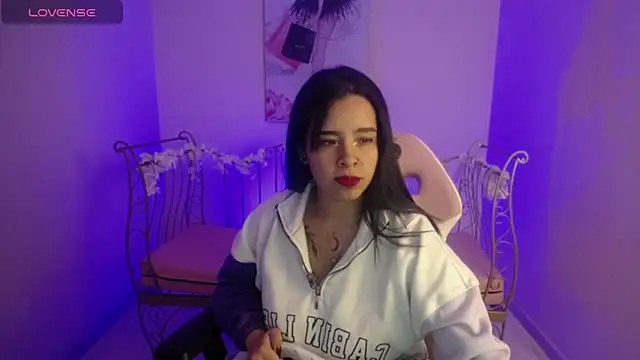 Snapshot of Mia_Lopez_ chatting on January 2025 10:56:01 AM Mia Lopez online show from January 2025 10:56:01 AM