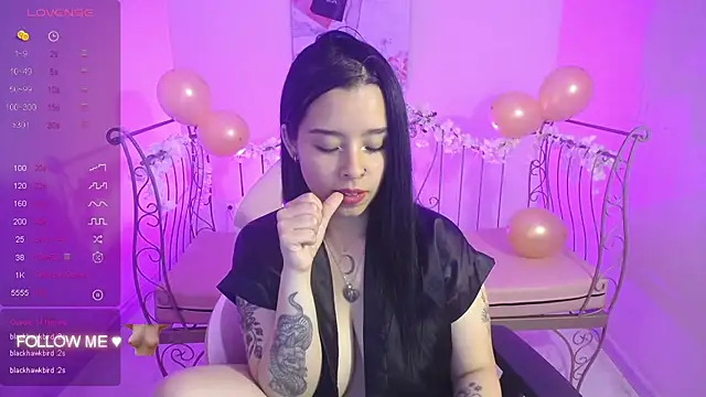 Snapshot of Mia_Lopez_ chatting on March 2025 02:40:01 PM Mia Lopez online show from March 2025 02:40:01 PM