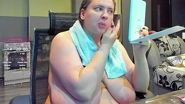 1lindsey1 online show from October 2025 05:40:01 AM