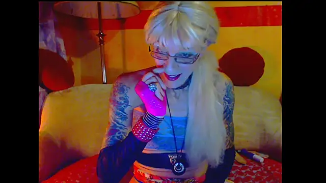 Snapshot of cuxladyboy chatting on December 2024 10:47:02 PM cuxladyboy online show from December 2024 10:47:02 PM