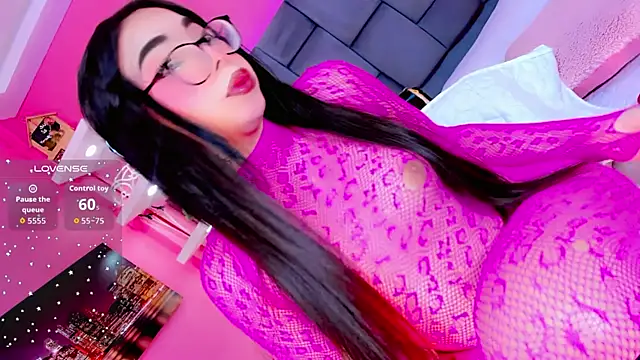 Saamanthaa11 online show from April 2026 05:32:01 AM