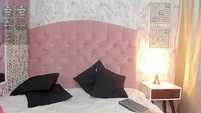 zoe alanaa online show from October 2025 07:55:01 PM