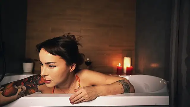 Leona Mell online show from March 2025 10:06:01 PM