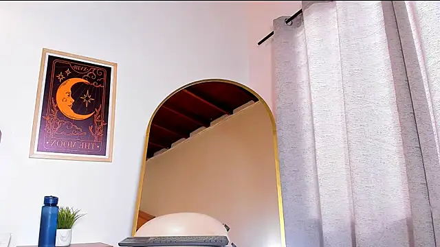 sky caroline online show from September 2025 09:08:02 PM