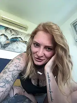 Snapshot of redNatified chatting on January 2025 08:00:02 AM redNatified online show from January 2025 08:00:02 AM