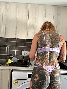 Snapshot of redNatified chatting on September 2025 09:09:01 AM redNatified online show from September 2025 09:09:01 AM