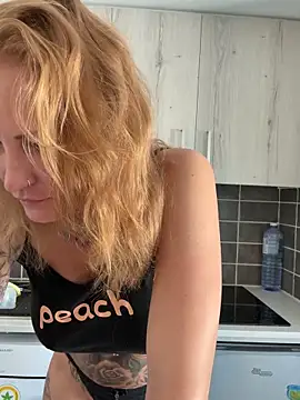 Snapshot of redNatified chatting on September 2025 08:03:02 AM redNatified online show from September 2025 08:03:02 AM