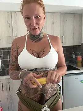 Snapshot of redNatified chatting on October 2025 11:18:02 AM redNatified online show from October 2025 11:18:02 AM