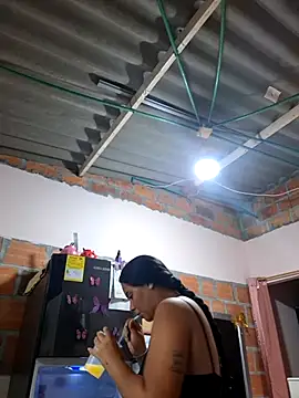 sexy-latin10 online show from October 2025 01:00:02 PM