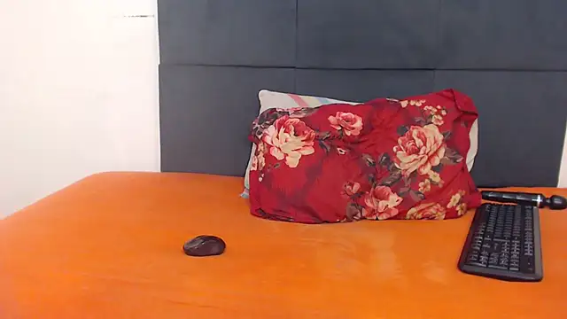 Snapshot of CANDY-X-LOVE-xx chatting on December 2024 01:54:01 PM CANDY-X-LOVE-xx online show from December 2024 01:54:01 PM