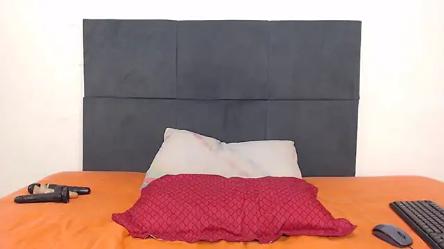 Snapshot of CANDY-X-LOVE-xx chatting on February 2025 01:20:01 PM CANDY-X-LOVE-xx online show from February 2025 01:20:01 PM