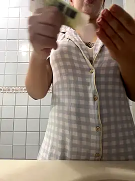 Julinha18 online show from December 2024 02:24:01 AM