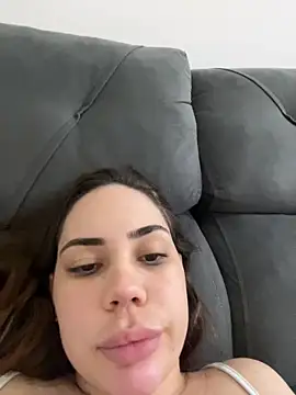 Julinha18 online show from March 2025 06:24:01 AM