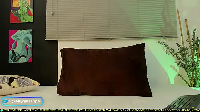 Snapshot of Tylergiuseppe_ chatting on March 2025 10:04:02 PM Tylergiuseppe online show from March 2025 10:04:02 PM