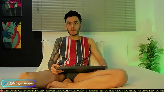 Snapshot of Tylergiuseppe_ chatting on September 2025 09:08:02 PM Tylergiuseppe online show from September 2025 09:08:02 PM