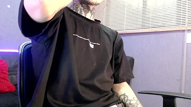 Snapshot of Andy_bapho chatting on September 2025 02:33:02 PM Andy bapho online show from September 2025 02:33:02 PM