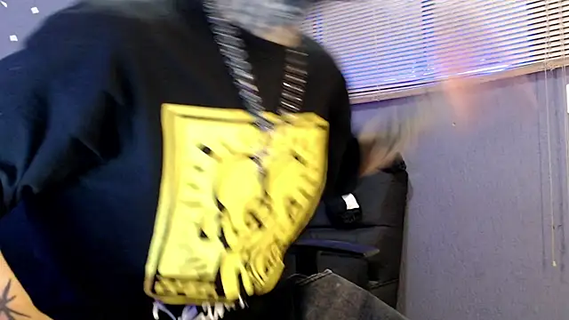 Snapshot of Andy_bapho chatting on October 2025 02:36:02 PM Andy bapho online show from October 2025 02:36:02 PM