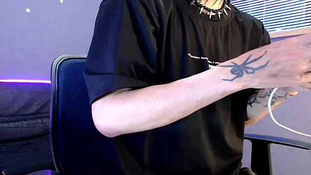 Snapshot of Andy_bapho chatting on October 2025 04:01:02 AM Andy bapho online show from October 2025 04:01:02 AM