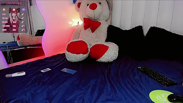 cute-estefany-19 online show from March 2025 01:07:01 PM