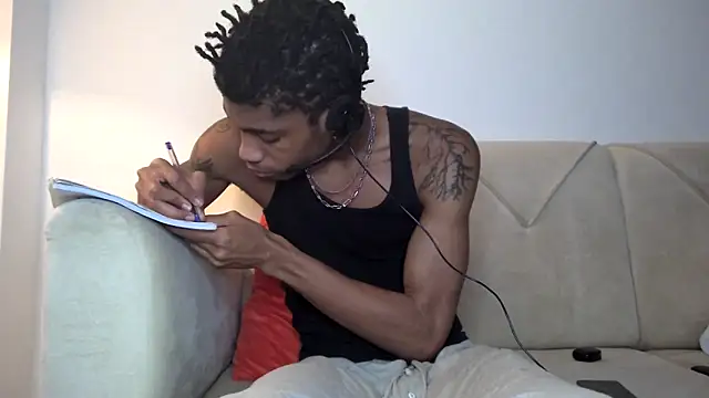 Snapshot of Skinnyblackman chatting on November 2025 12:20:01 AM Skinnyblackman online show from November 2025 12:20:01 AM