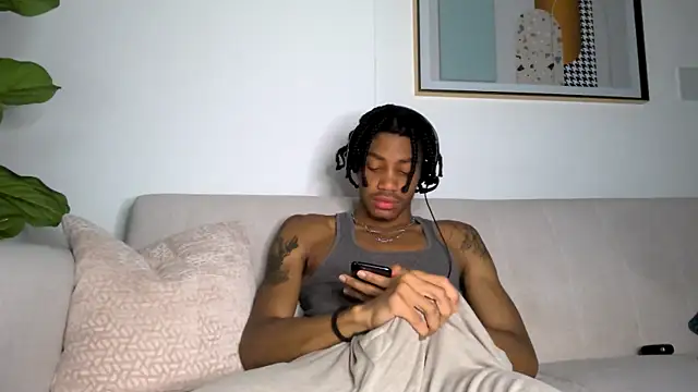 Snapshot of Skinnyblackman chatting on December 2025 05:46:01 AM Skinnyblackman online show from December 2025 05:46:01 AM