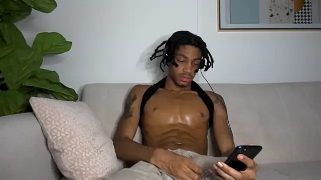 Snapshot of Skinnyblackman chatting on December 2025 03:16:02 AM Skinnyblackman online show from December 2025 03:16:02 AM