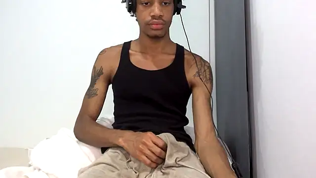 Snapshot of Skinnyblackman chatting on March 2026 05:57:02 AM Skinnyblackman online show from March 2026 05:57:02 AM