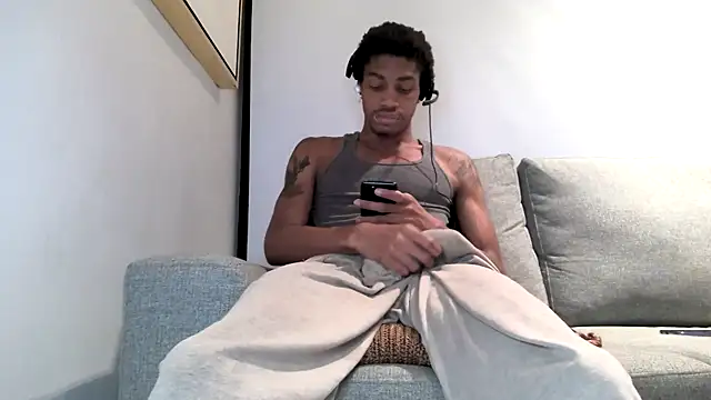 Snapshot of Skinnyblackman chatting on March 2026 04:28:02 AM Skinnyblackman online show from March 2026 04:28:02 AM